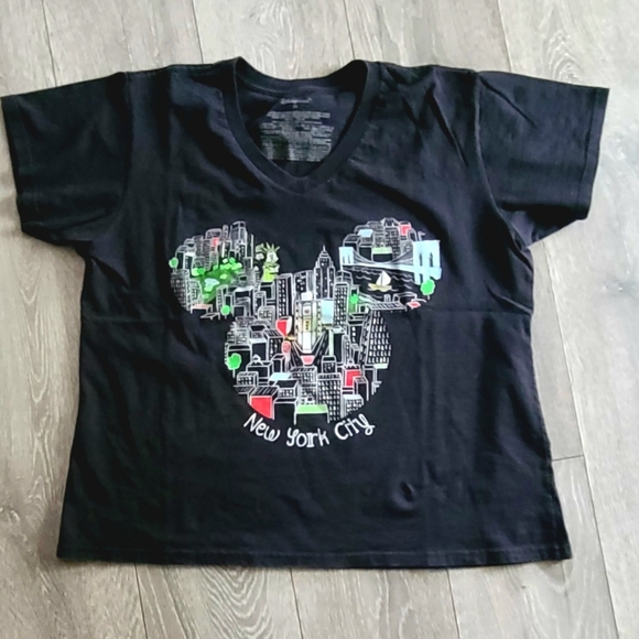 Disney V-neck "New York City" T-Shirt - Picture 1 of 3